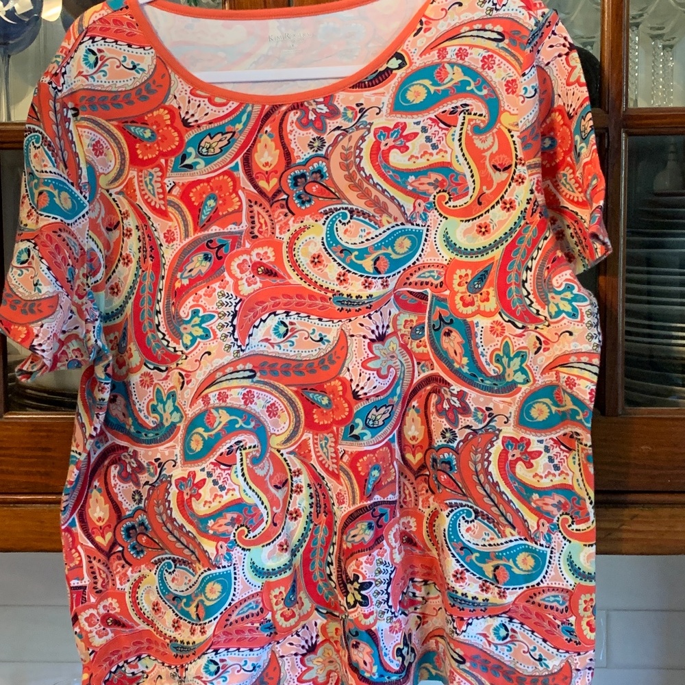 Kim Rogers curvy paisley top. Worn‎ about 3x